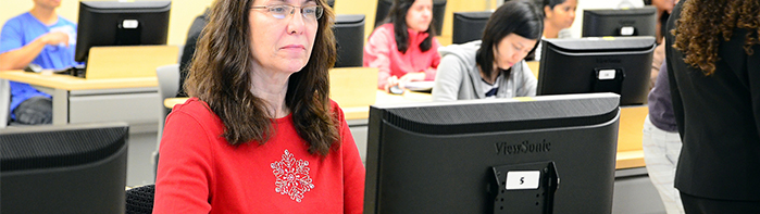Computer lab with students