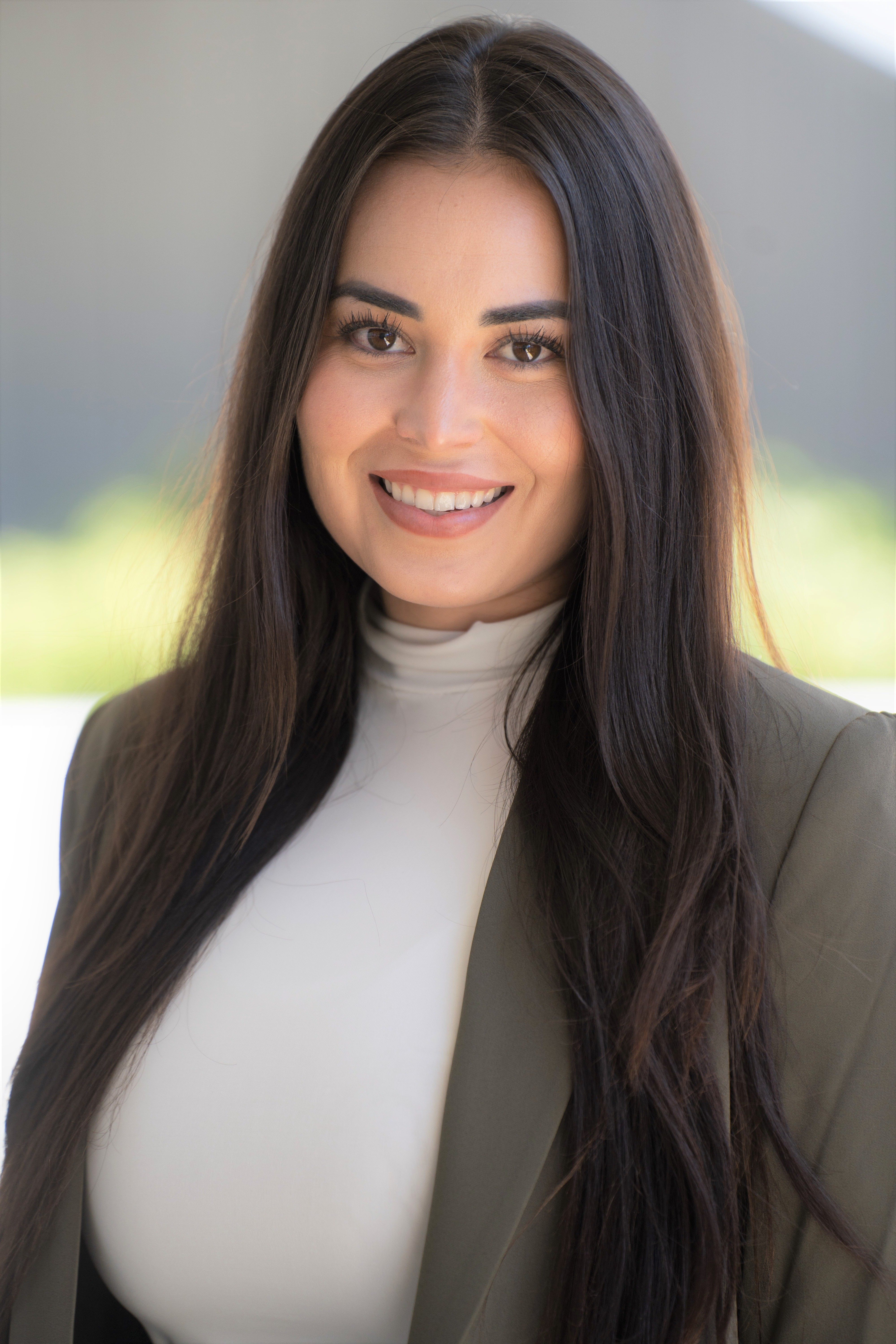 E.Banda_Adj Counselor Professional Headshot